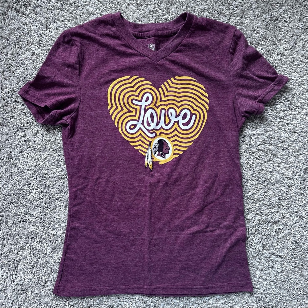 Washington Redskins NFL v neck shirt